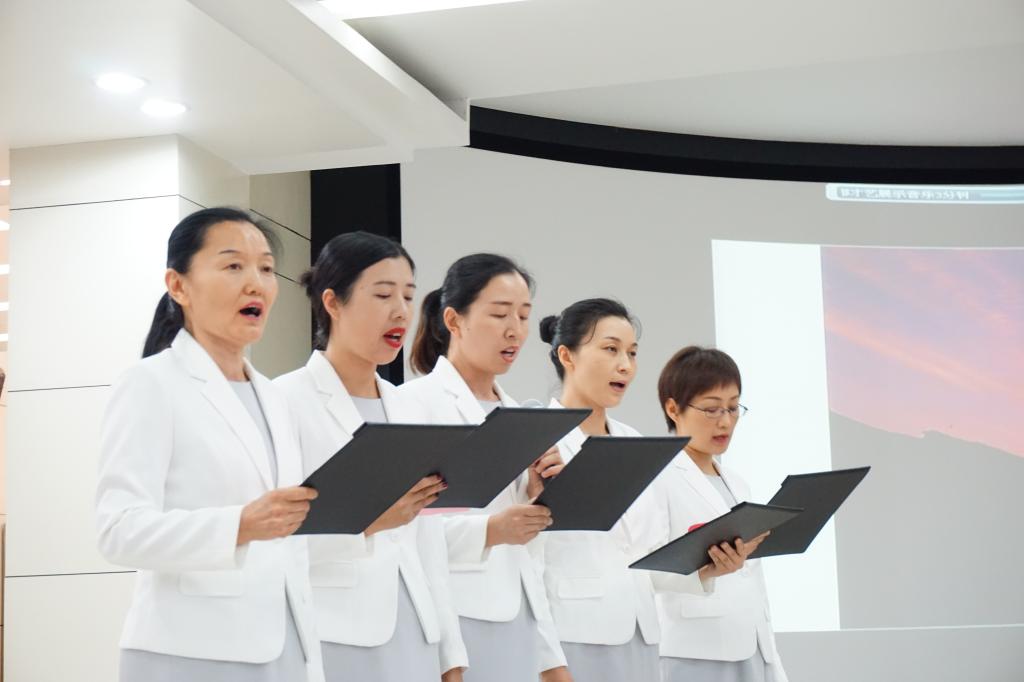 旅游管理教研室朗诵《我的祖先名叫炎黄》
